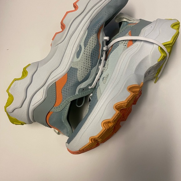 Sorel Kinetic Breakthru sneakers size 9 - Picture 4 of 4